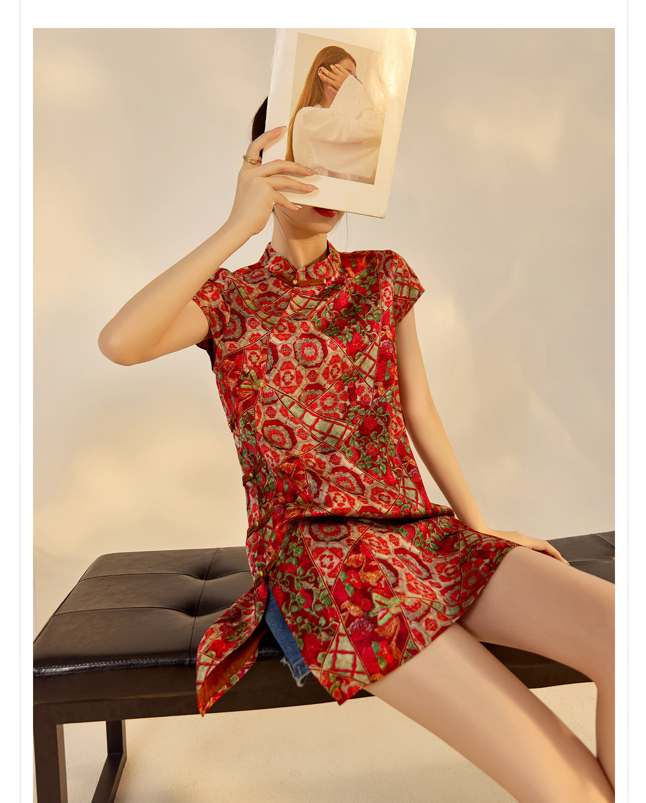 Đầm suông midi chữ A vải rayon thêu hoa cách tân cổ điển Trung Quốc — Màu đỏ san hô, Màu caramel chi tiết 3