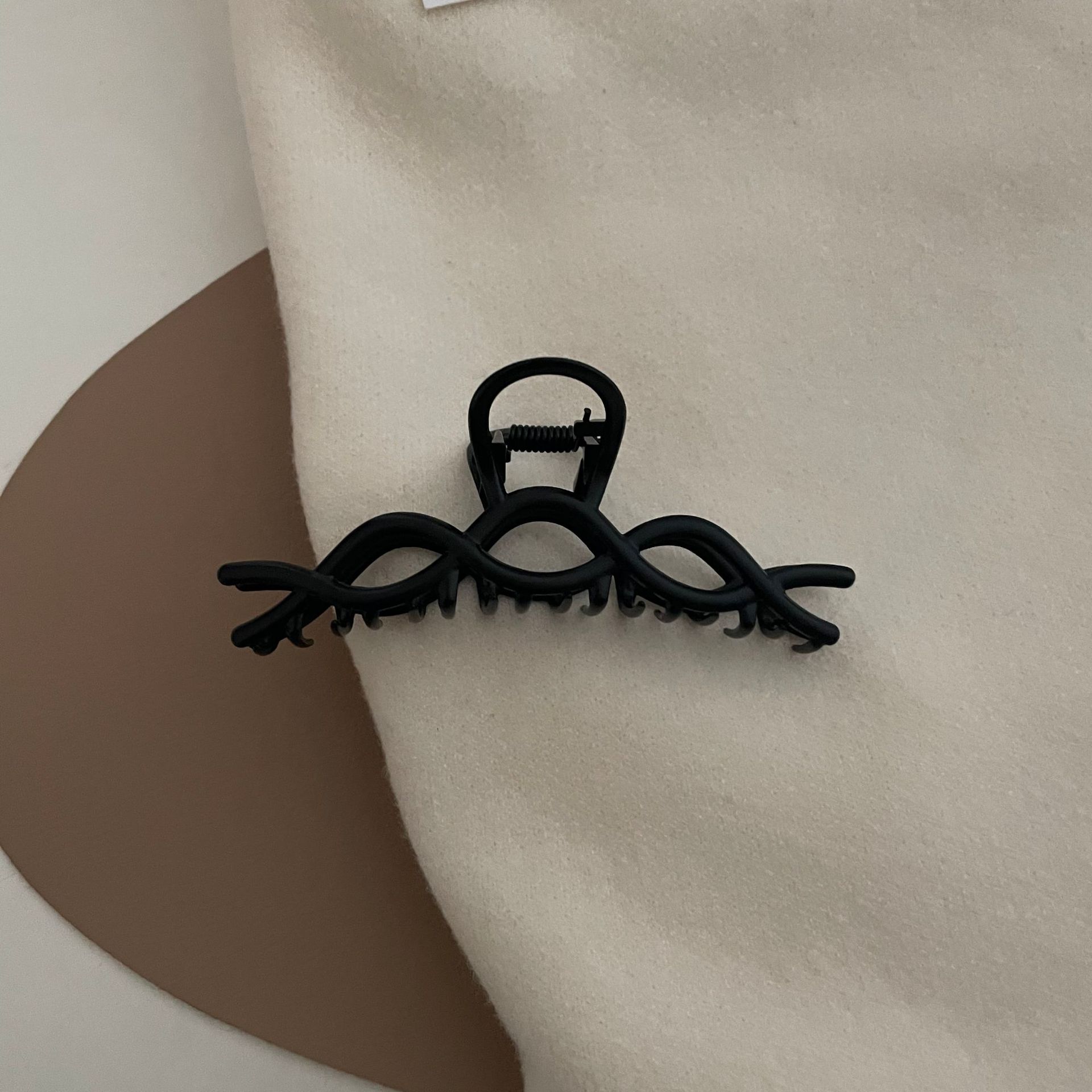 Negro de metal de pintura en aerosol largo agarre geométrico espalda Cabeza tiburón clip chica horquilla clip accesorios para el cabello tocado