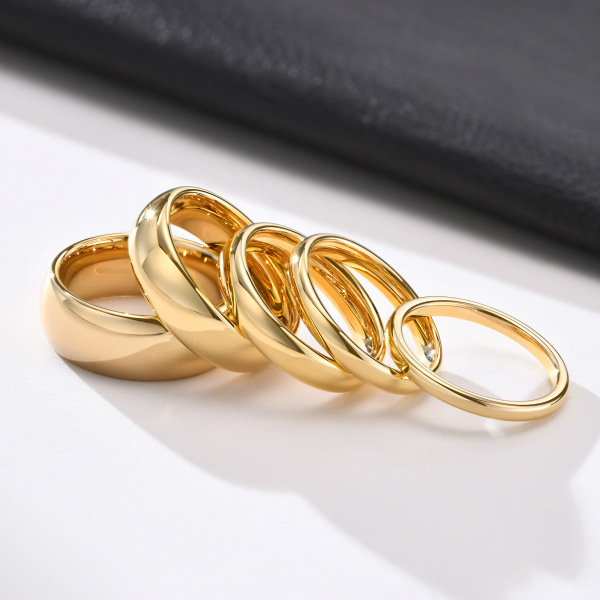 Glossy accessory for men and women