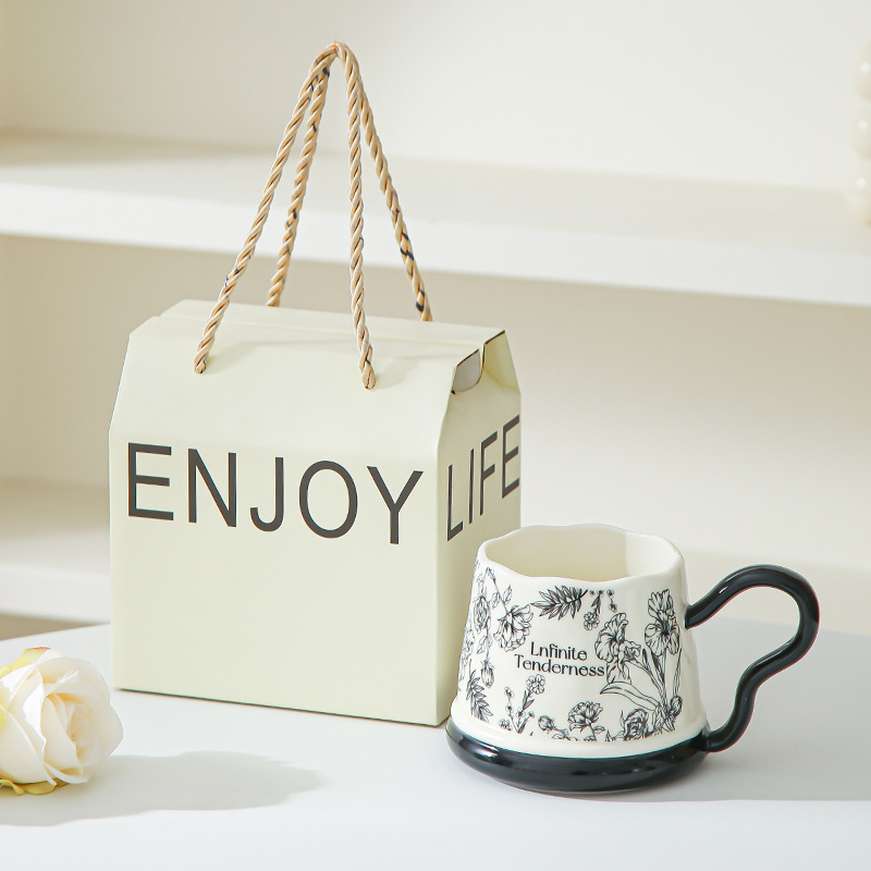 Tazas de cerámica de alto valor nominal tazas de café tazas de leche de alto nivel de sensación de taza de agua casera regalos de mano al por mayor