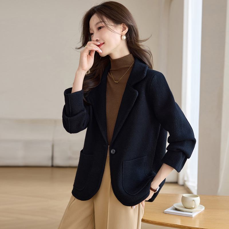 Small Suit Knitted Jacket for Women 2025 New Spring & Fall Small High-End Elegant Short Cardigan Outer Wear for Women