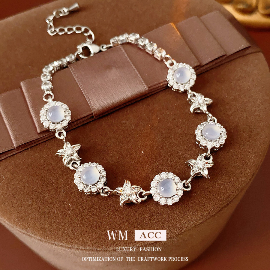 Pulsera de flor de calcedonia redonda de circón con microincrustaciones, lujo ligero, estilo frío, pulsera exquisita, joyería de moda de alta gama de todo fósforo