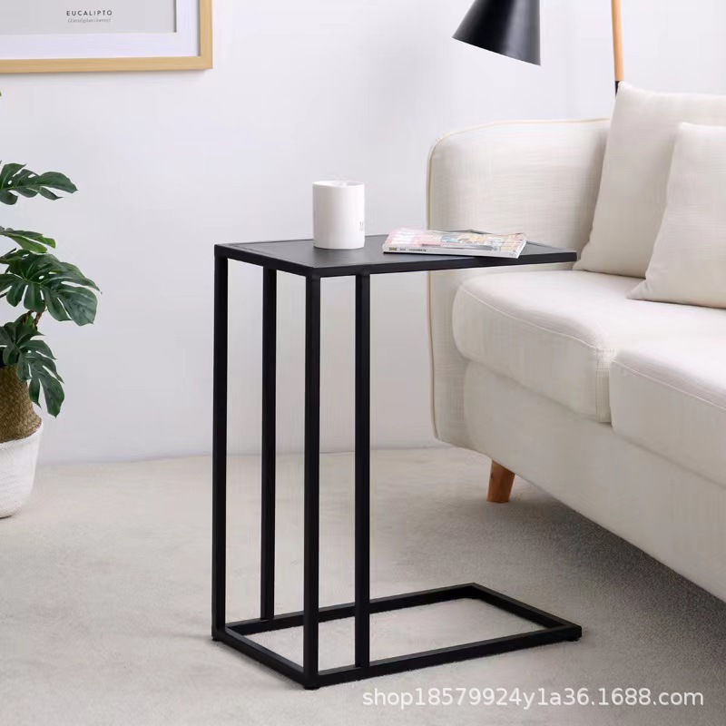 Pequeño apartamento casa mini sofá mesa lateral multi-funcional simple pequeña mesa lateral nórdico hierro sala de estar luz mesa de esquina de lujo