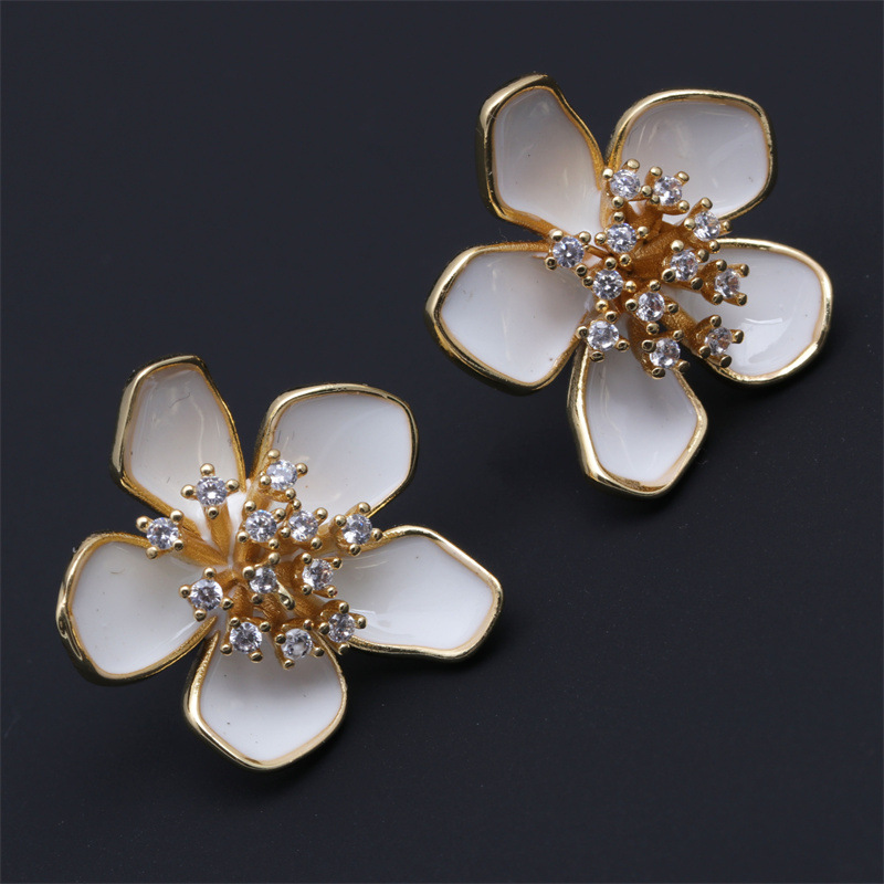 Women's Couple Men's Fashion Flowers Copper Earrings Dripping Oil Drop Earrings display picture 5