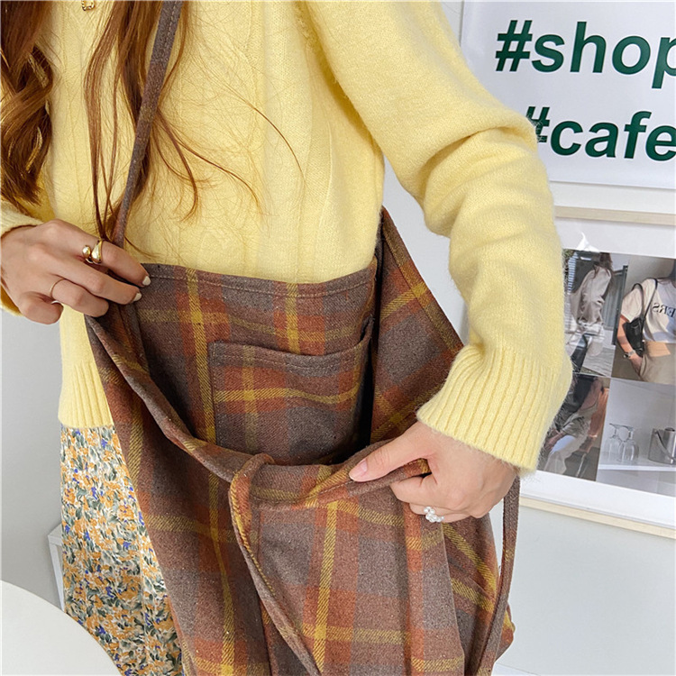 0981 Simple ins checkered woolen single-shoulder bag, hand-held cloth bag, student large-capacity shopping bag, laid-back style women's bag undefined