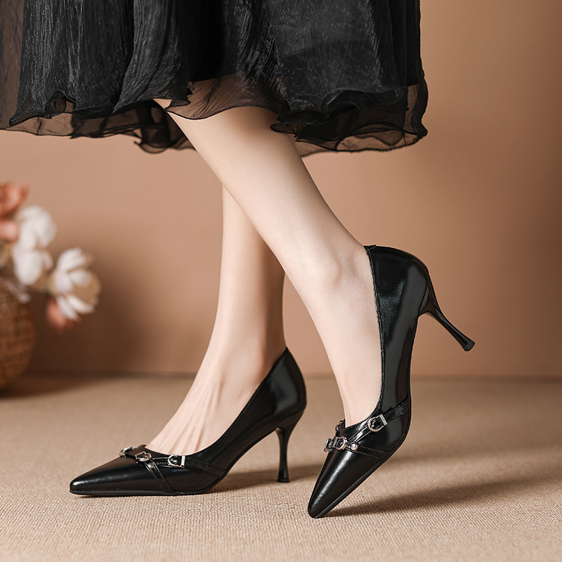 European and American Style Simple Shallow Mouth Slimming Thin Heel Women's Shoes 2025 Spring New Black Pointed Patent Leather High Heels European and American Style Simple Shallow Mouth Slimming Thin Heel Women's Shoes 2025 Spring New Black Pointed Patent Leather High Heels