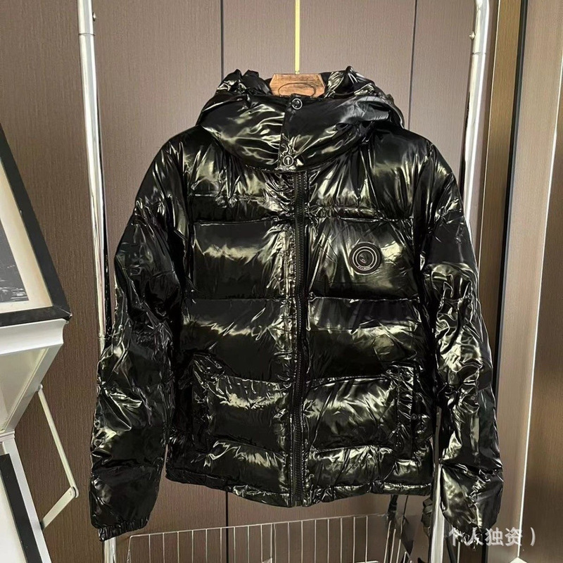 Winter Trapstar bright black classic thickened warm puffer jacket with hood, loose fit, windproof, waterproof, versatile Winter Trapstar bright black classic thickened warm puffer jacket with hood, loose fit, windproof, waterproof, versatile