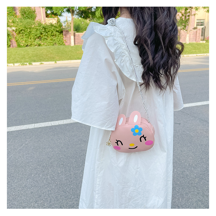 109g Weight Polyester Lining Material Zipper Closure Type Single Shoulder Strap Strap Type Crossbody Bag Bags Type Holiday, Daily Occasion PVC Material Anti-theft Function Animal Pattern All Seasons Season Women's Gender Cute Style Round Shape Medium Size Women's Medium PVC Animal Cute Round Zipper Crossbody Bag 7