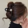 Чёрный, глянцевый, большой размер, серый жемчуг