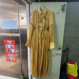 澳洲小众翻领单排扣长袖金线荷叶花朵拼接褶皱腰带连衣裙2026