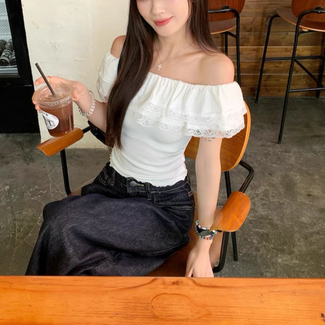 French White One-Shoulder T-Shirt for Women in Summer, Beautiful Lace Ruffle Design, Off-Shoulder Short Elegant Top