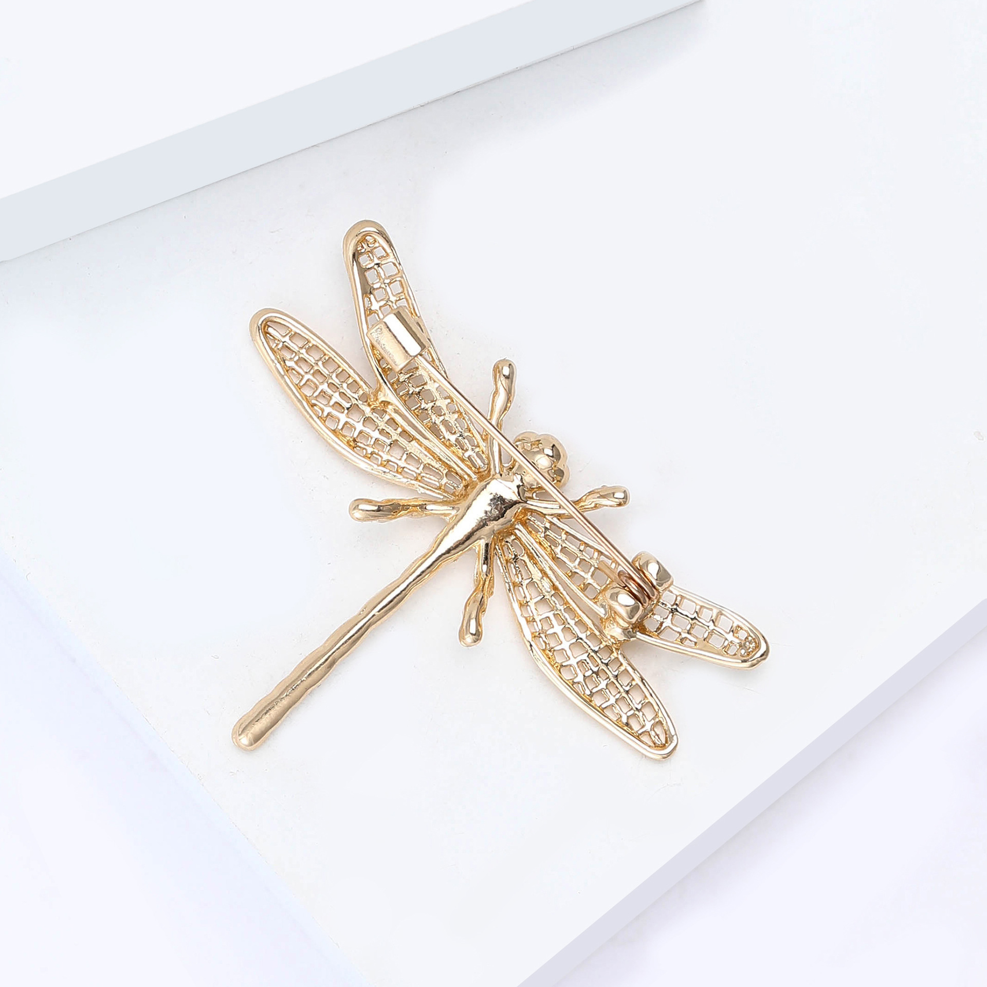 Cross-Border Hot-Selling European and American Alloy Enamel Cut Out Dragonfly Brooch Elegant Ladies Suit Coat Corsage Jewelry Pin