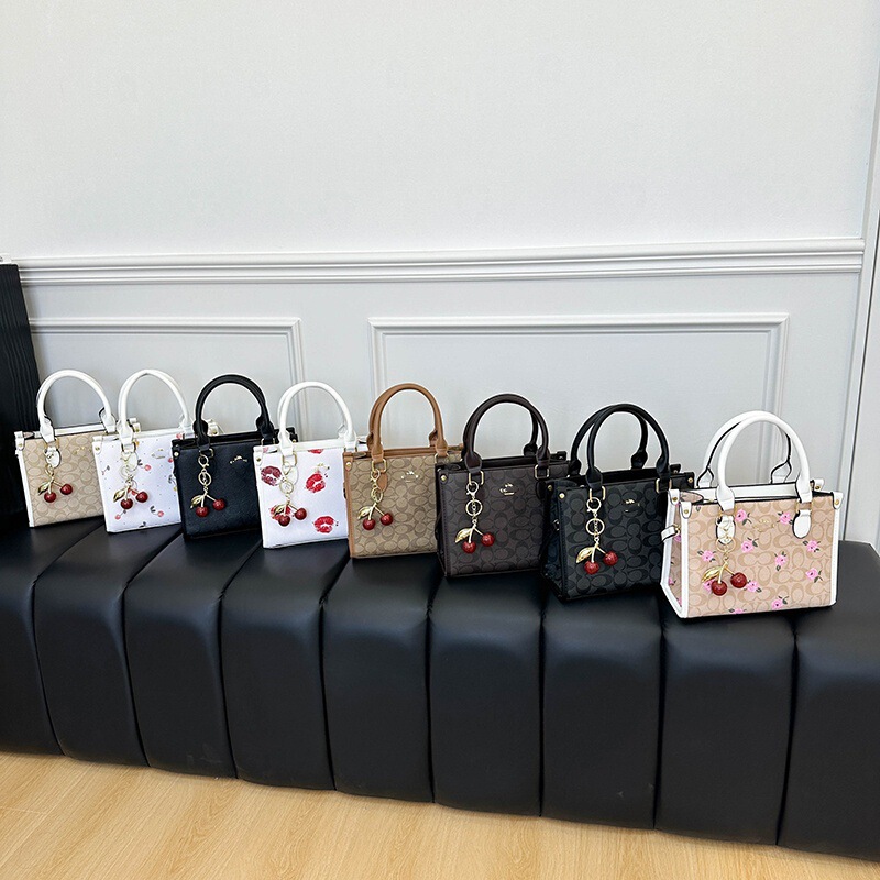 Foreign Trade Fashion Handbag for Women, New Personalized Design Shoulder Bag, Simple Printing, Versatile Light Luxury Crossbody Bag Wholesale Foreign Trade Fashion Handbag for Women, New Personalized Design Shoulder Bag, Simple Printing, Versatile Light Luxury Crossbody Bag Wholesale