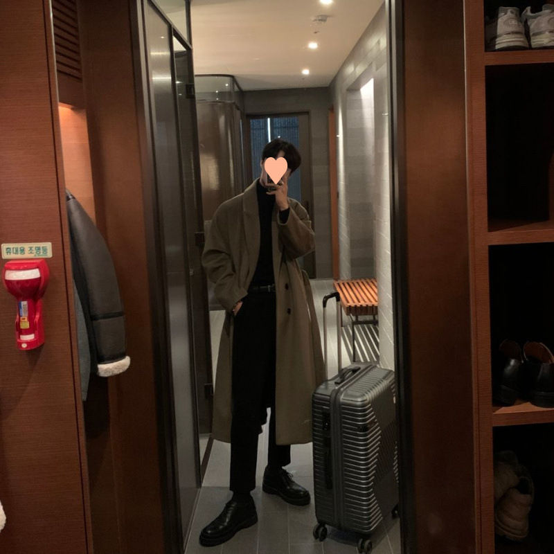 연한 갈색, 두꺼워지고 길어짐