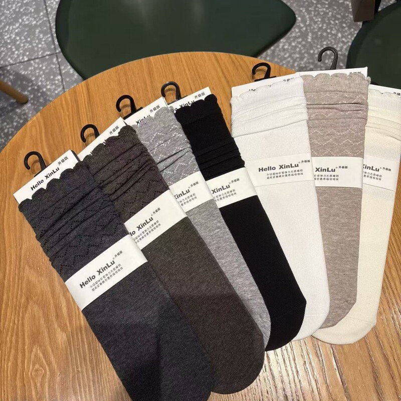 Early autumn 2026 plain wave pattern simple, stylish, versatile casual slouch socks Early autumn 2026 plain wave pattern simple, stylish, versatile casual slouch socks