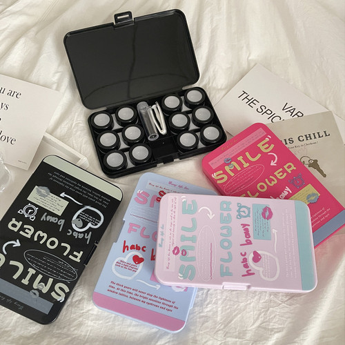 American-style creative text lens case, simple and portable contact lens case companion care box, six pairs of lenses in one pack