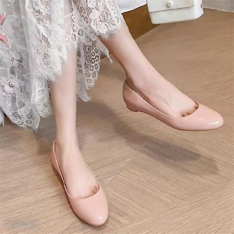 Zapatos de cuero lacado desnudo franceses para mujeres primavera y verano 2026 nuevos zapatos de trabajo de altura interior de cabeza redonda de moda