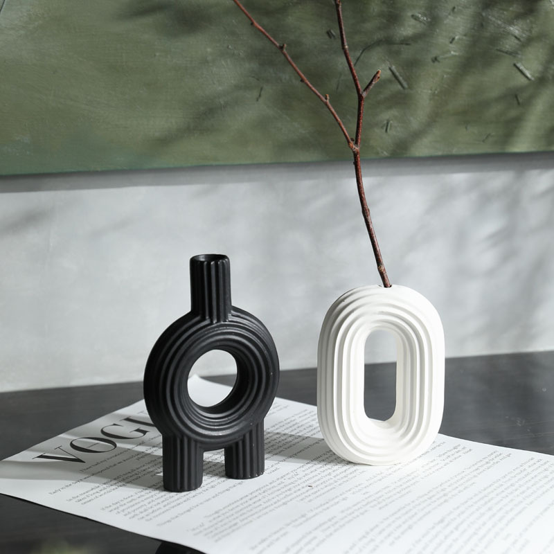 Inswind creativo en blanco y negro ornamentos de vasijas de cerámica decoración de la mesa de la sala de estar decoración de la mesa de comedor al por mayor