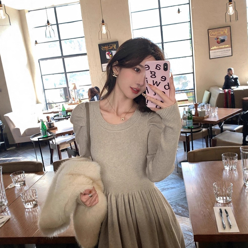 Autumn and Winter Knitted Dress with Coat for Women, French Gentle Style, Elegant, Slim-Fitting Bottoming Over-The-Knee Long Skirt
