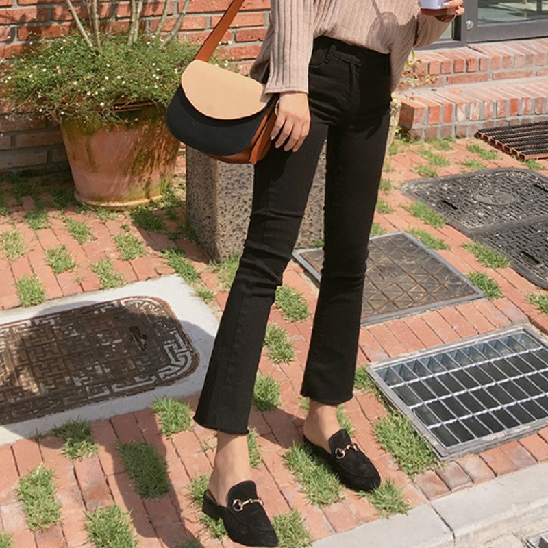 Black Flared Jeans for Women 2025 Spring New High-Waisted Stretchy Slimming Flared Raw Hem Cropped Pants for Petite Figures
