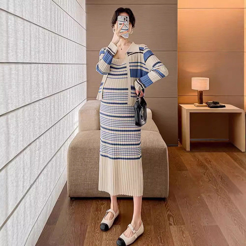 Maternity Spring and Autumn Clothing 2025 New Striped Chanel-Style Slimming Cardigan Knitted Dress Two-Piece Set Autumn Outfit