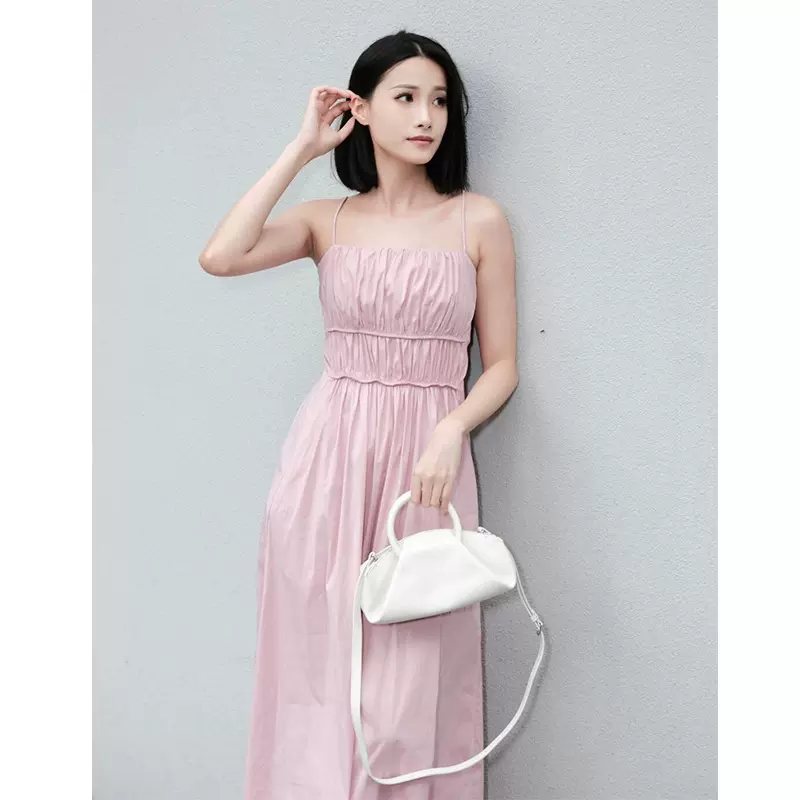 连衣裙女夏高级感休闲版型度假风缩褶吊带抹胸连衣裙女修身长裙
