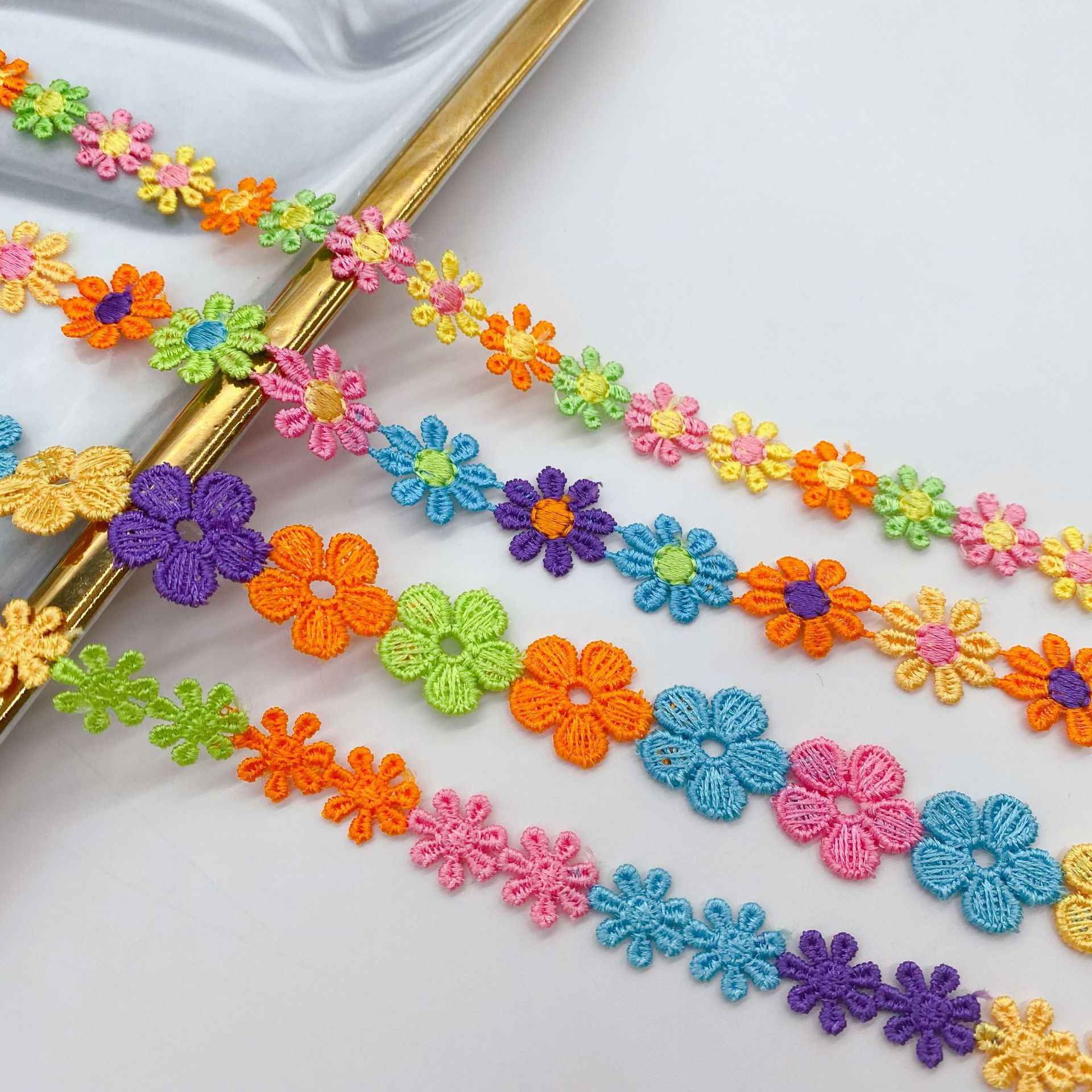 Accesorios de vestir ropa de encaje de color accesorios de ropa para niños DIY código de barras bordado de la computadora ventas directas de fábrica