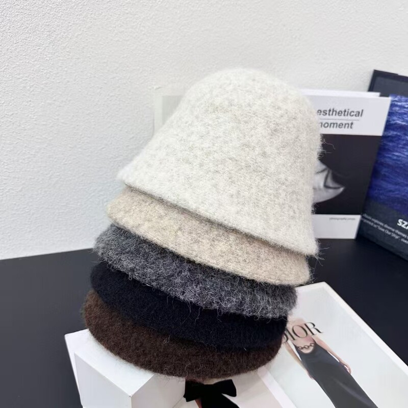 Korean-style fashion simple solid color bucket hat for women, versatile and warm for autumn and winter, vintage design that makes the face look smaller, outdoor windproof fisherman hat