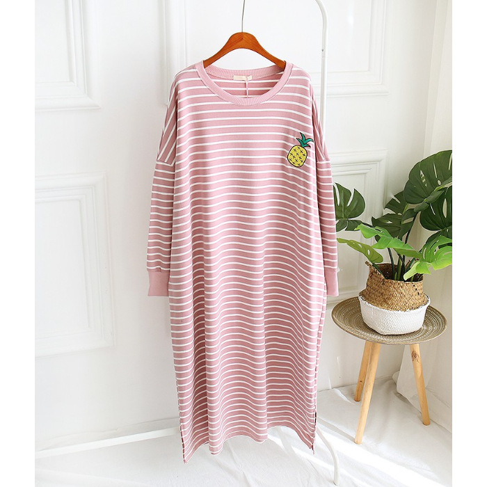 Primavera y otoño 2024 nuevo vestido de pijama de manga larga red rojo ins viento suelto bordado vestido de frutas a rayas ropa para el hogar