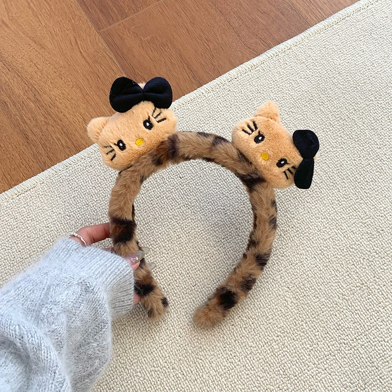 Sweet Kitty encantadora banda de pelo de peluche de dibujos animados otoño invierno lavar la cara impermeable antideslizante banda de cabeza red roja nueva tarjeta de pelo