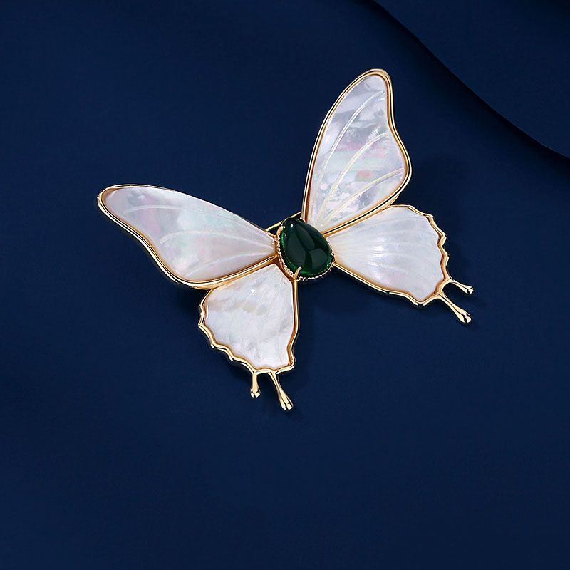 Conchas naturales mariposa universal broche de taladro temperamento femenino minimalista accesorios de pin de moda anti-luz dulce pecho de cobre