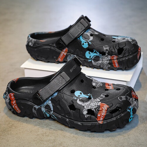 2026 New European and American Men's Spring and Summer Trend Wood Clogs.