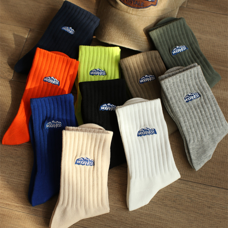 Human socks men's autumn New embroidery snow mountain cotton mid-length socks ins trendy sports high-top long basketball socks