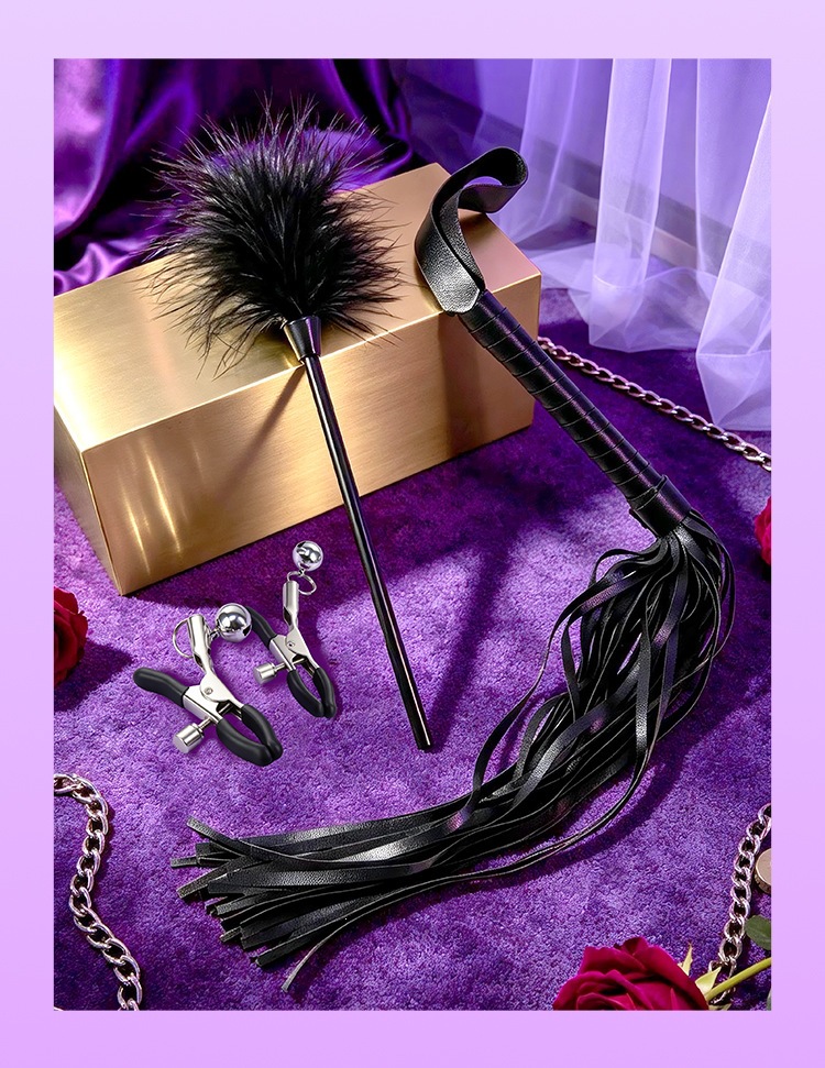 Adult Couples Bondage Kit with Handcuffs, Nipple Clamps and Mouth Ball, 20-Piece Plush and Leather Set — detail image 18