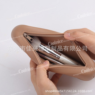 New spot factory direct travel convenient multi-functional beauty brush bag wholesale silicone zipper style storage bag