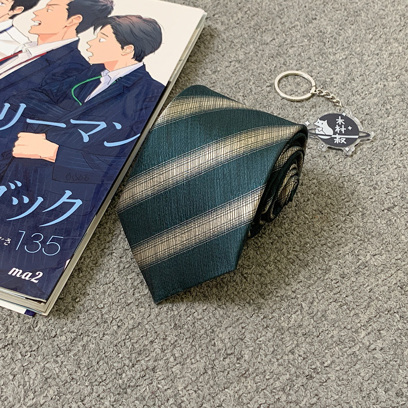 모나 짙은 녹색 넥타이