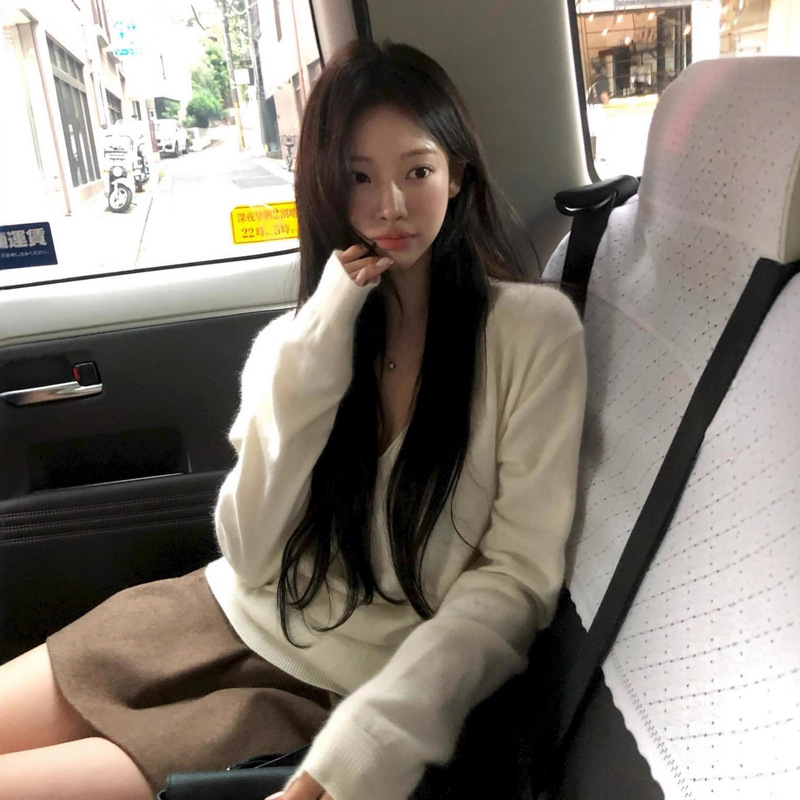 In Stock Korean Women's Clothing Dongdaemun Autumn and Winter New Soft Sweater Loose V-Neck Knit Top + Skirt Two-Piece Set