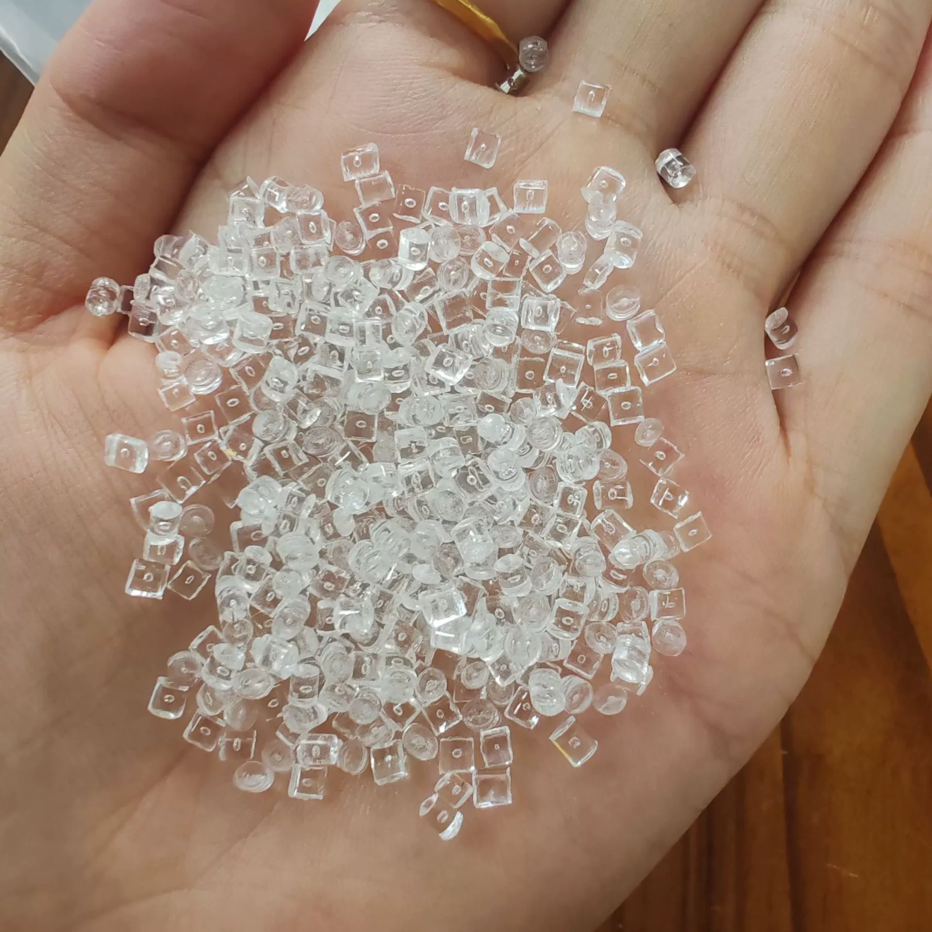 Блокировщик высокой вязкости, прозрачный нейлон, маслостойкий, химически стойкий, PA12, экструзионная формовка для литья под давлением, продувочное формование, большое количество, предпочтительное