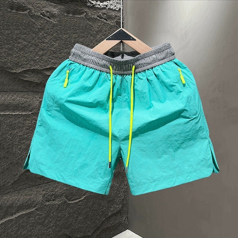 Summer men's shorts, three-quarter length, thin, with pockets and zippers, trendy, with slits, loose fit, for running and outdoor beach wear