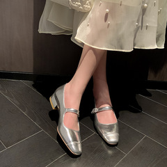 一字扣瑪麗珍鞋方頭粗跟平底銀色單鞋女淺口2023夏季新款小香風