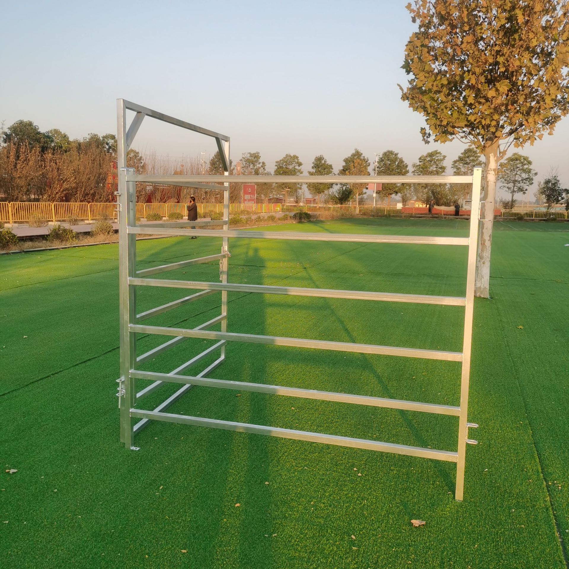 经济型牛围栏栅栏椭圆管42*115mm组装围栏农场家畜板牛羊围栏