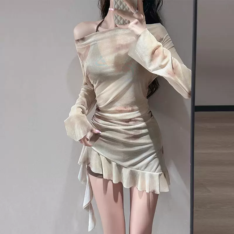 2025新款泳衣女分体三件套长袖显瘦海边带罩衫比基尼度假泳装