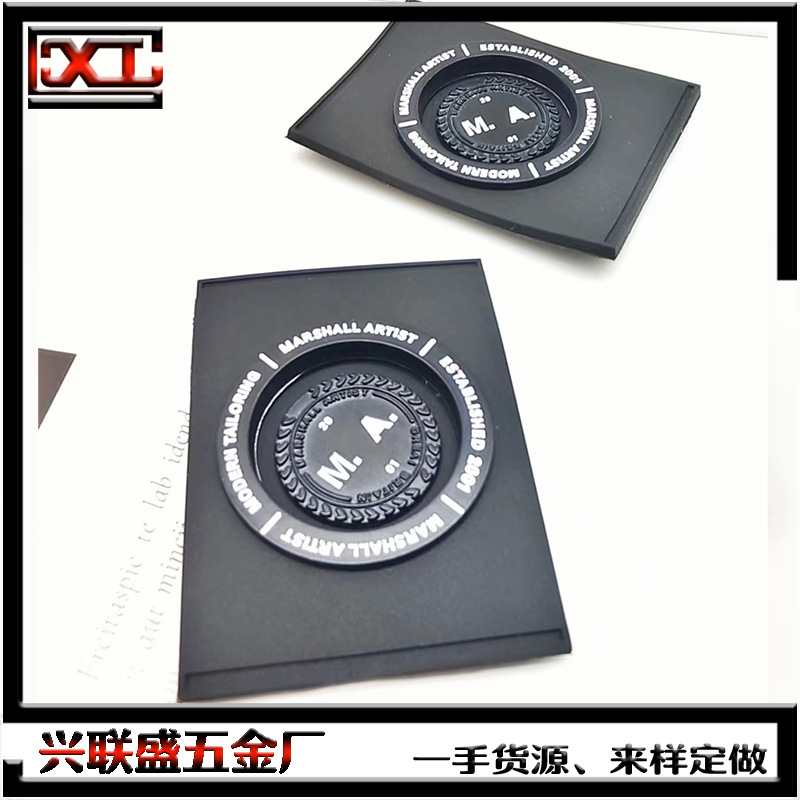 厂家pvc滴塑标字母标牌服饰臂章箱包商标logo彩色软胶胶章
