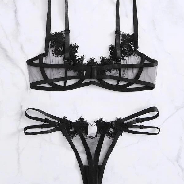 Conjunto de dos piezas pijamas de tres puntos de encaje transparente de malla de mujer sexy de lencería sexy europea y americana