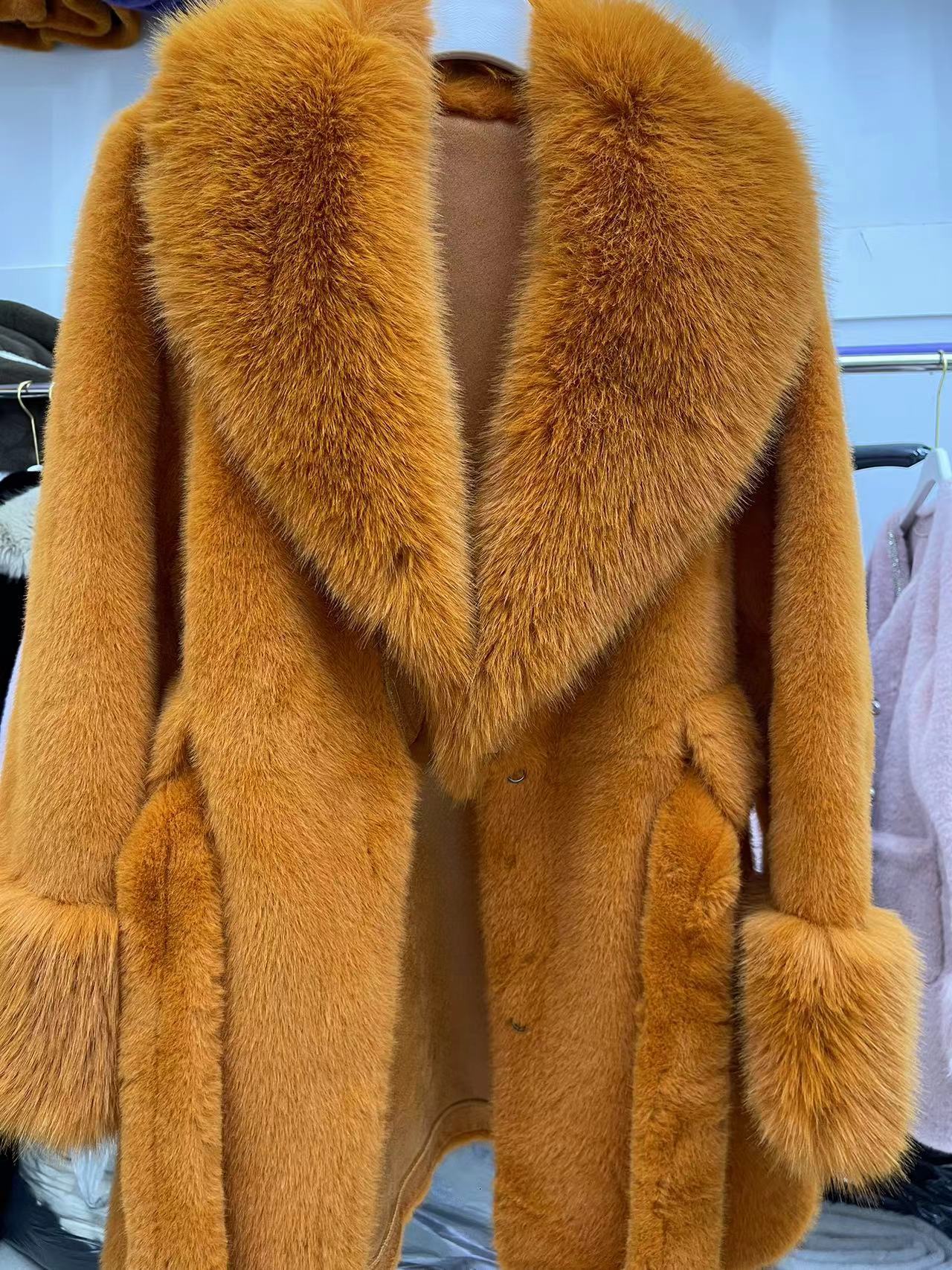 Sieviešu apģērbs, jauns, liels kažokādas apkakles garš, plāns mētelis, videi draudzīgs, plīša mētelis, augstas kvalitātes kažokāda_voghion.com