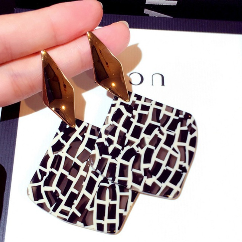 Fashionable elegant square earrings