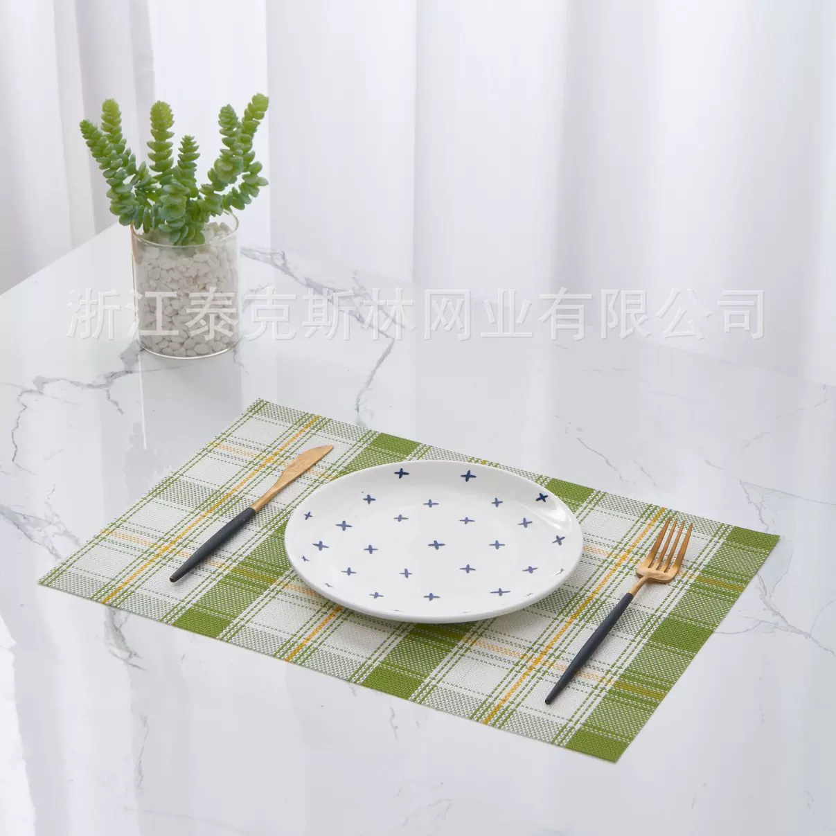 源头厂家直供PVC餐垫编织餐垫隔热垫特斯林餐垫防滑垫西餐垫杯垫