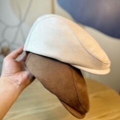 秋冬のスエードの復古的な前進帽の女性の気質に合わせてシンプルなデザインのアヒルの舌のベレーの帽子のファッション的な純色のファッション