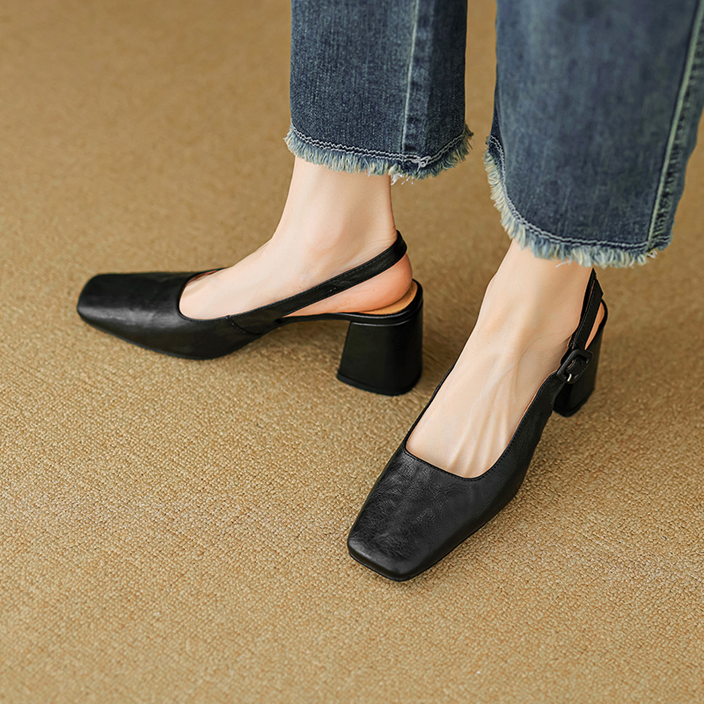 Sandal cao gót nữ mũi nhọn quai khóa, gót thô 9 cm phong cách Hàn Quốc — màu nâu
