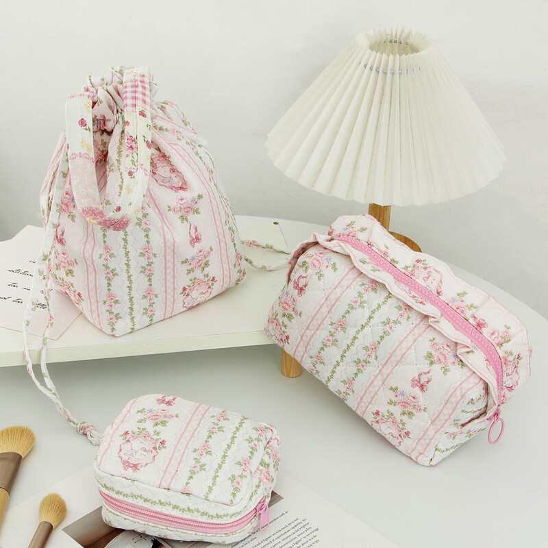 Quilted Floral Cosmetic Bag Large Capacity Portable Storage Bag Portable Cotton Lovely Flower Ins Washing Bag for Students